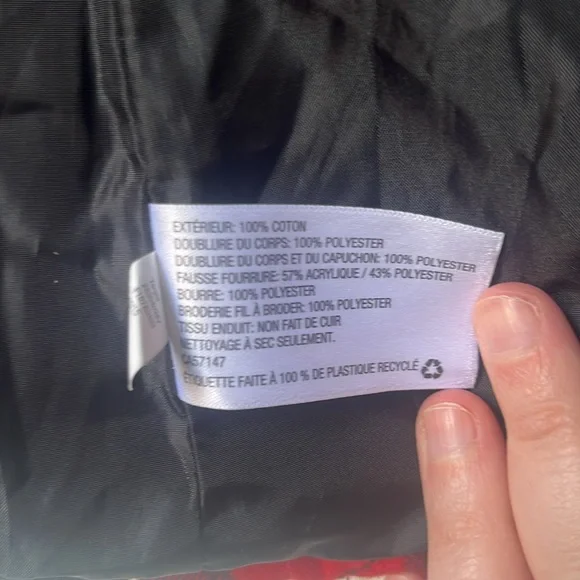 Red plaid vest - Picture 7 of 9